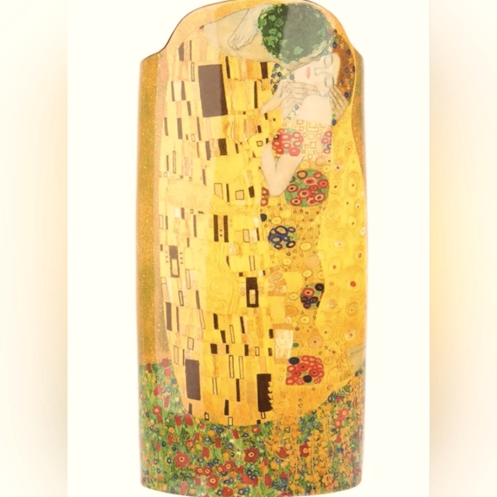 9in H Klimpt Kissing Lovers Embrace Painting